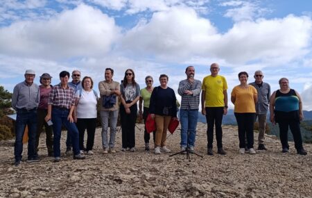Més de 300 persones celebren la trobada al Tossal del Rei, on s’uneixen Aragó, Catalunya i València