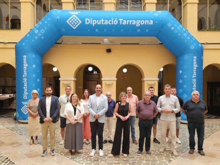 La Diputació de Tarragona lliura nous arcs d’arribada als nou consells esportius de la demarcació