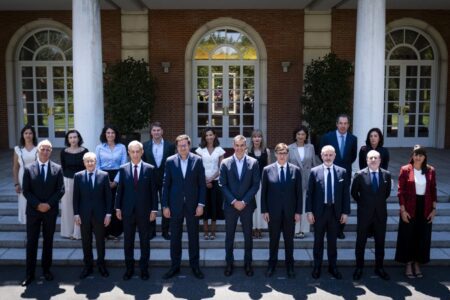 Illa i Sánchez es reuneixen amb els empresaris de la gigafactoria de Móra la Nova