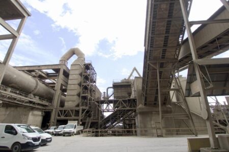 Cemex rep 200 milions d’euros per descarbonitzar la seua planta d’Alcanar