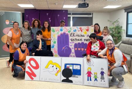 Apasa alça la veu contra la violència masclista en el Dia Internacional per a l’Eliminació de la Violència contra les Dones