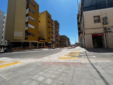 Les obres de l’avinguda Santa Bàrbara d’Amposta eliminen barreres arquitectòniques