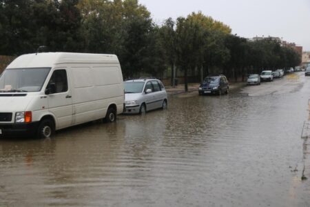 ÚLTIMA HORA: Els aiguats tallen carreteres a banda i banda del Sénia i obliguen a extremar la precaució