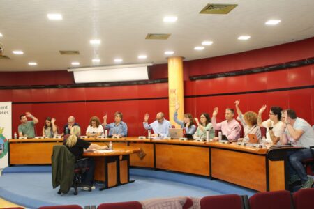 Roquetes encadena un nou any sense pujada d’impostos