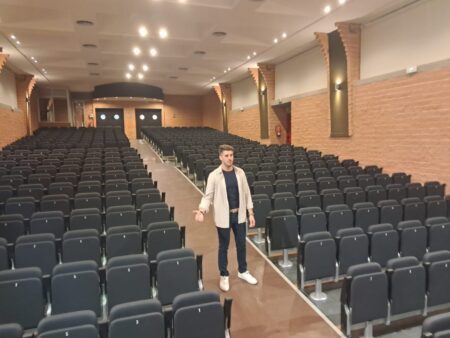 L’Auditori Pedro Mercader de Benicarló estrena noves butaques i millores integrals després de dos mesos tancat