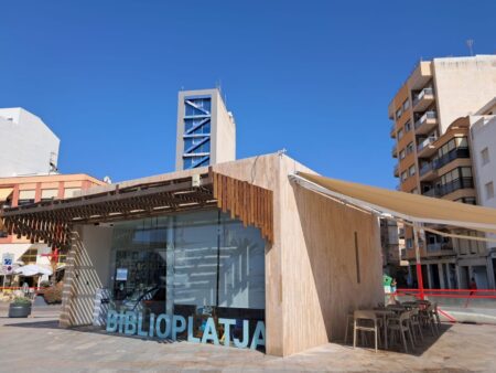 Vinaròs presenta més de 30 activitats per a la Biblioplatja 2025