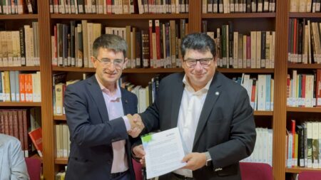 Es firma un conveni entre la cambra de comerç de Tortosa i al Universitat Rovira i Virgili
