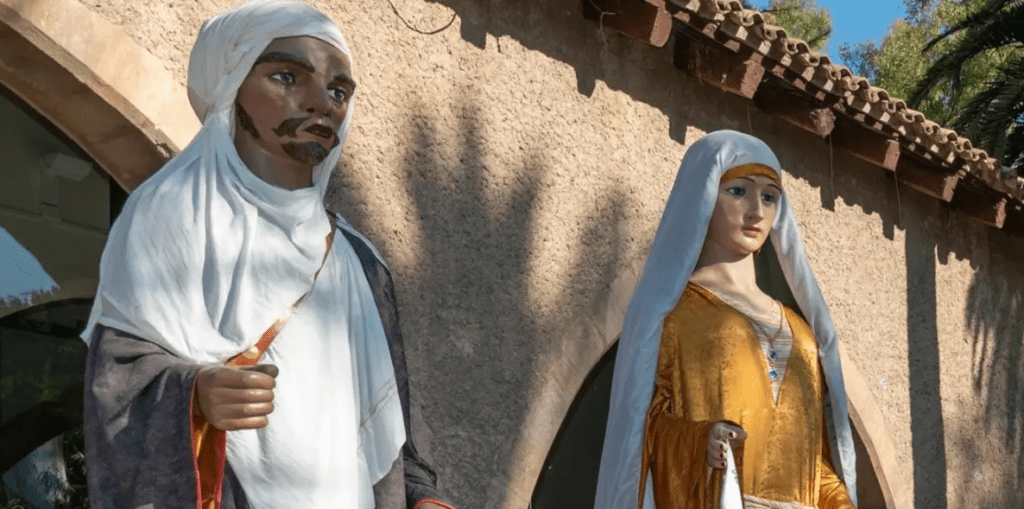 Els gegants moros i l’Àliga de Tortosa llueixen restaurats