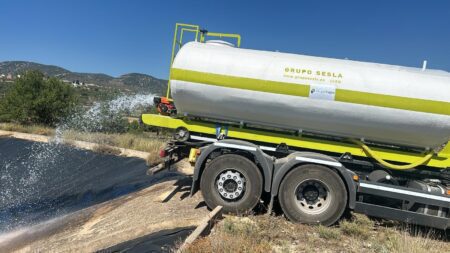 El PP celebra l’arribada dels primers 108.000 m³ d’aigua per a salvar la ramaderia als Ports