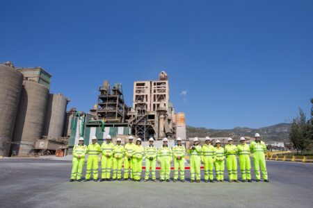 El ministre d’Industria i Turisme visita la planta de Cemex d’Alcanar