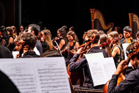 Més de 170 músics de la Jove Orquestra Simfònica i la Banda Simfònica de la Diputació de Tarragona celebren 20 anys amb un concert al Camp de Mart