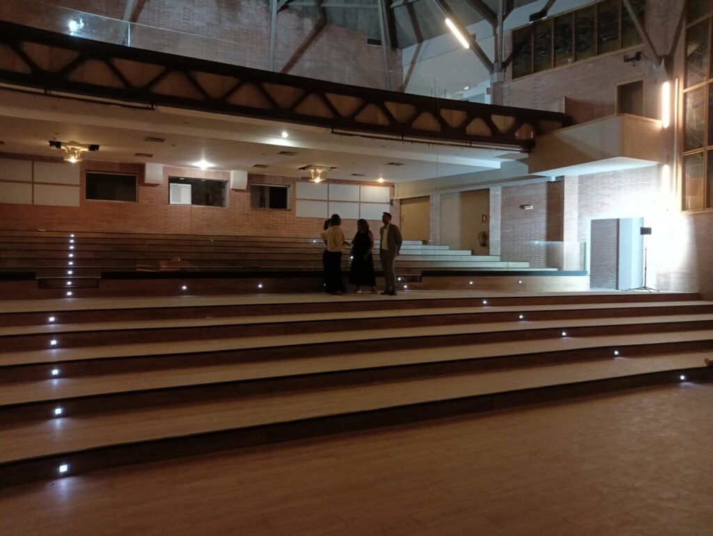 Tortosa millora la sala gran del Teatre Auditori Felip Pedrell amb una graderia amb noves butaques i nova climatització