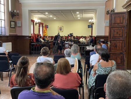 Les llars d’infants municipals de Tortosa s’anomenaran ‘Lo Gambusí’ i ‘Rubí i Rufolet’