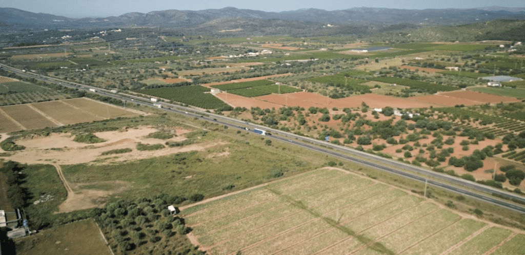 BMI aposta per una nova parada d’alta velocitat a l’eix Baix Maestrat–Montsià i un node logístic per reforçar la competitivitat del territori