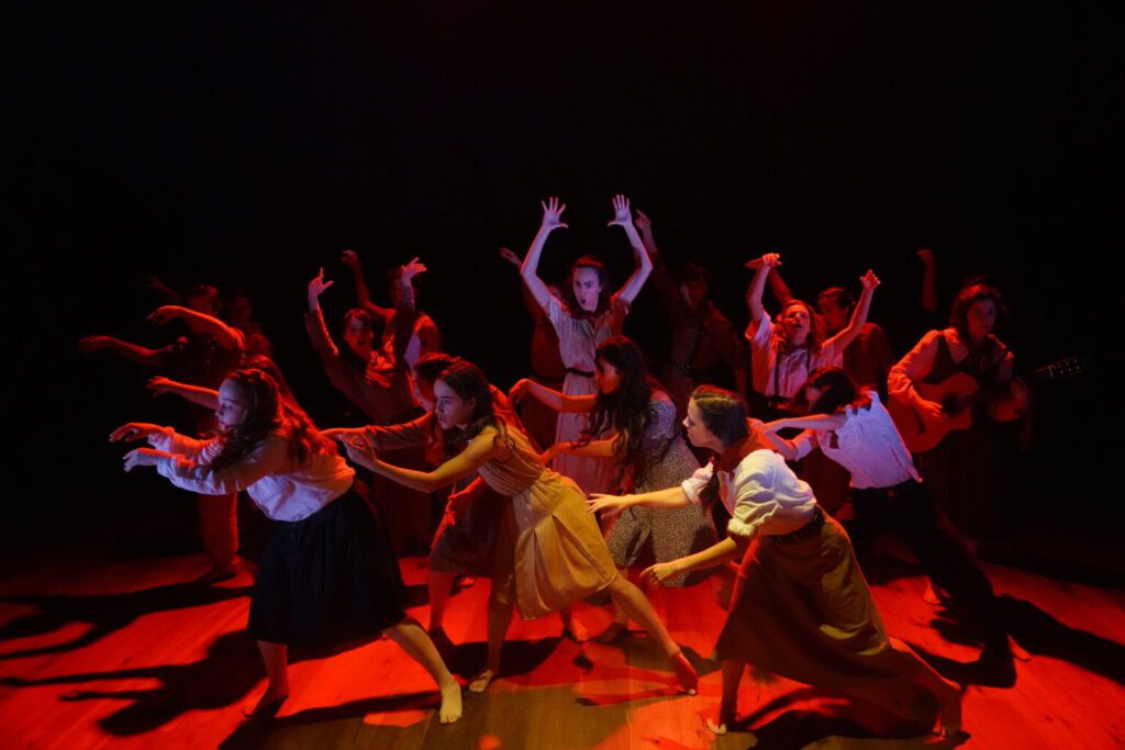 El musical Las Trece porta la memòria de Las Trece Rosas a l’Auditori Sixto Mir de la Ràpita