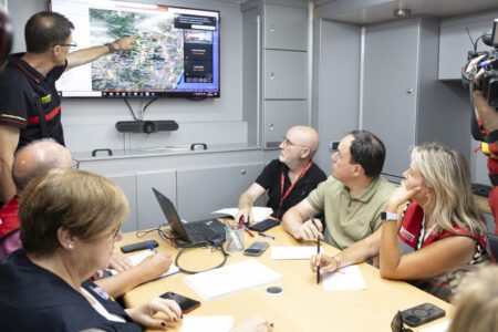 Incendi forestal a la Vall d’Uixó: 7.200 hectàrees cremades i més de 16.000 persones evacuades