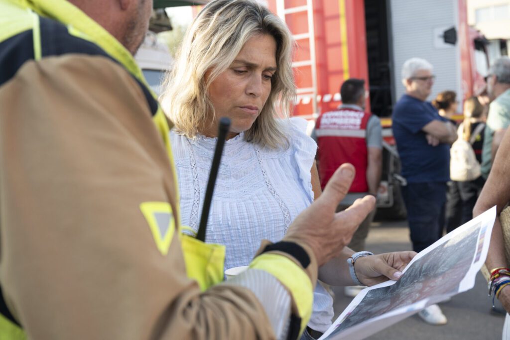 L’incendi de la Vall d’Uixó continua actiu i ja ha cremat 9.300 hectàrees