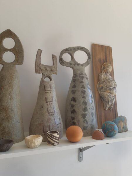 L’Escola d’Art i Cultura de la Diputació inaugura dues exposicions d’objectes ceràmics de l’artista Gemma Molero a Tortosa i Valls