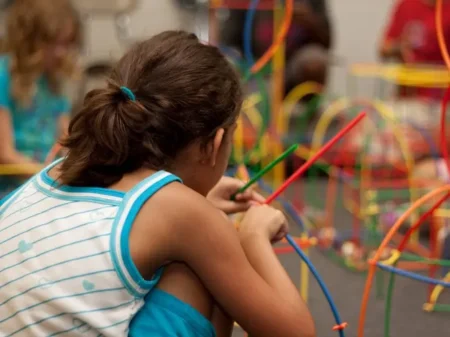 El risc de patir abús escolar es triplica en infants amb trastorn de l’espectre autista