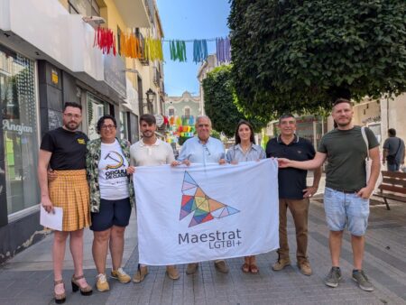 Benicarló reivindica la igualtat i els drets de les persones LGTBI en la commemoració del Dia Internacional de l’Orgull