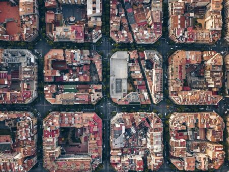 Més edificis, més calor: quantifiquen l’efecte de la textura urbana en les illes de calor