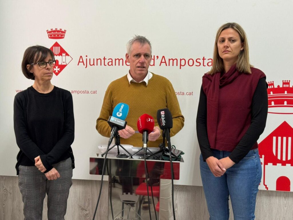 L’Ajuntament d’Amposta aprova el primer ple ordinari de 2026 amb mesures per la llengua catalana i transparència en dietes