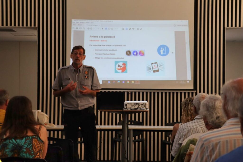 Interior forma els veïns de Tortosa sobre autoprotecció davant incendis forestals