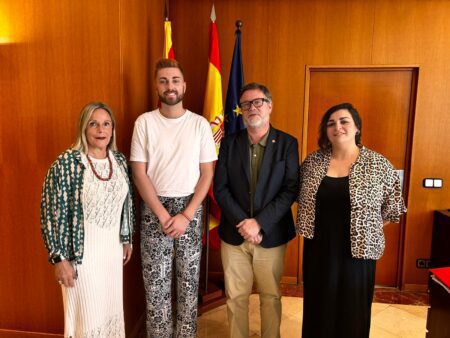 L’Assoc. Cultural i LGBTIQ+ Okay Productions se reuneix ambla Subdelegació del Govern a Tarragona