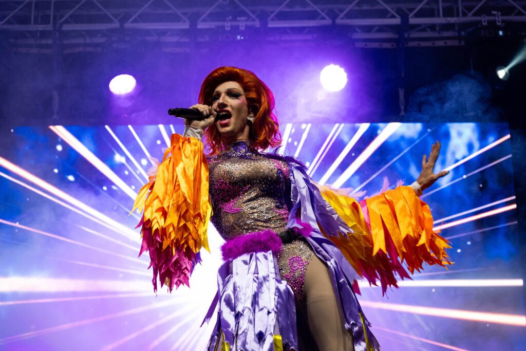 Èxit rotund de la UNICORNS EUROVISIONPARTY a Roquetes, una nit de festa,reivindicació i orgull