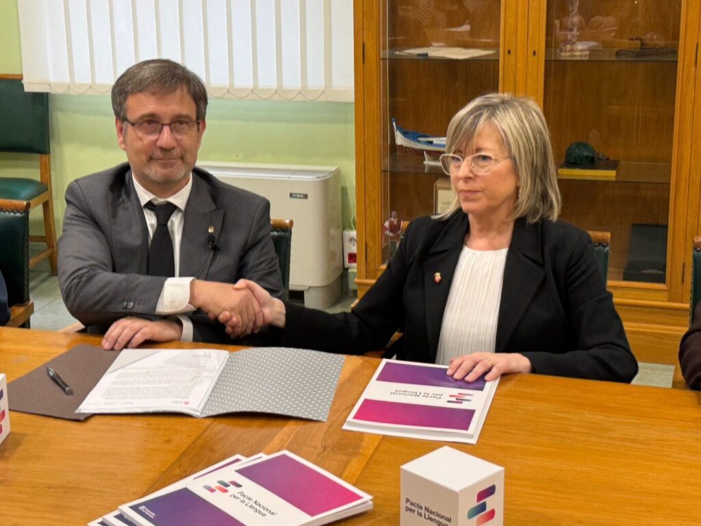 Tortosa signa el Pacte Nacional per la Llengua amb la visita del conseller Francesc Xavier Vila i Moreno